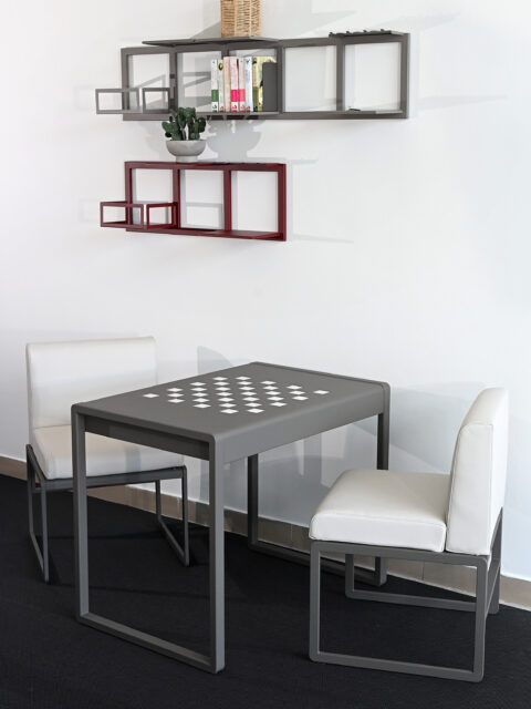 Sculpt Chess Table – modern fém asztal letisztult, nyugodt karakterrel (másolat)
